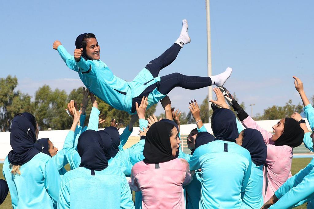 تمرین تیم ملی فوتبال زنان در کیش