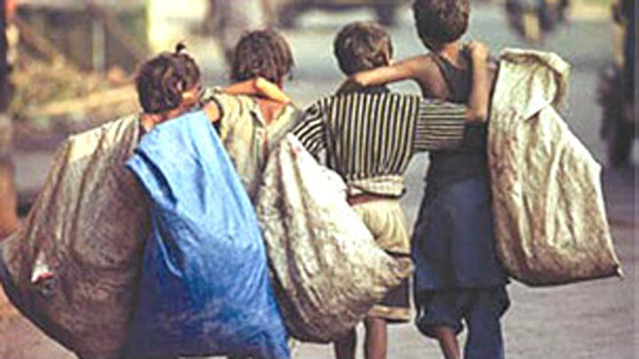 کودکان کار موضوع بیلبوردهای تبلیغاتی تهران می‌شوند