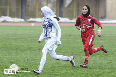 دیدار دو تیم فوتبال زنان شهرداری بم و هیأت البرز