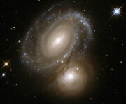 تصویر هابل از دیدار 2 کهکشان درخشان