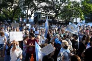 تظاهرات آرژانتینی‌ها علیه بی‌عدالتی واکسیناسیون کرونا