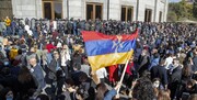 ورود معترضان به یک ساختمان دولتی در ایروان