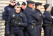 افسران پلیس فرانسه دست به تظاهرات زدند