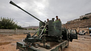 مقابله ارتش سوریه با حمله عناصر تروریستی داعش در استان رقه