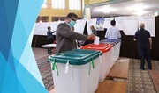مدیرکل آموزش و پرورش شهر تهران رای خود را به صندوق انتخابات انداخت