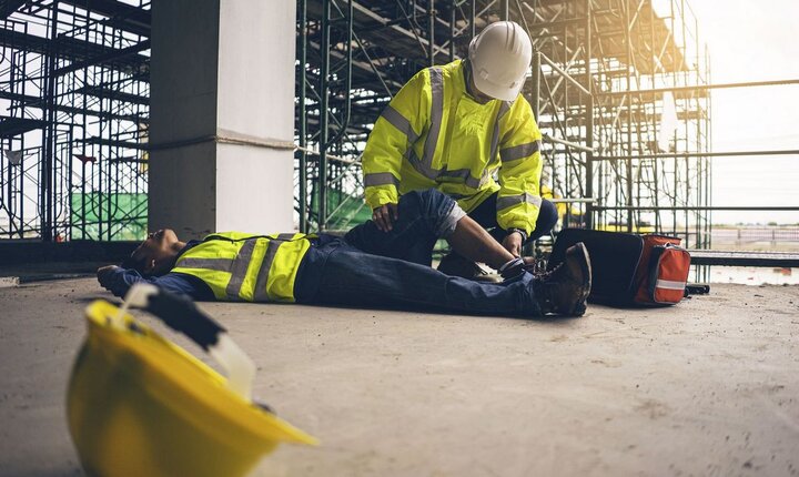 برگزاری دوره‌های آموزش پیشگیری از حوادث برای کارگران ساختمانی