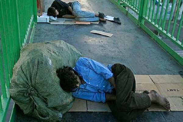 بازگرداندن ۲۳۰ کارتن‌خواب در تهران به خانواده‌های خود 
