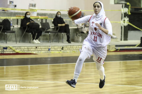 دیدار بسکتبال زنان اکسون تهران و ملی گاز