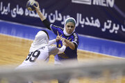 دیدار دو تیم هندبال زنان تاسیسات تهران و البرز