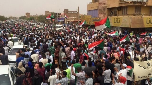 درگیری نیروهای امنیتی سودان با تظاهرات‌کنندگان خواستار دموکراسی