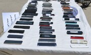 ۶۳ دستگاه موبایل مسروقه از یک مالخر در کرمانشاه کشف شد