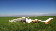 سقوط هواپیمای کوچک روی پشت‌بام خانه‌ای در کالیفرنیا