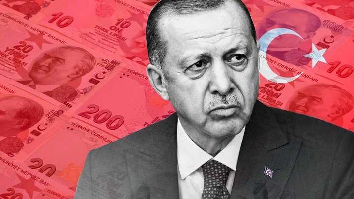 رسانه ترکیه‌ای: اردوغان حقوق خود را در بحبوحه بحران اقتصادی، افزایش داد
