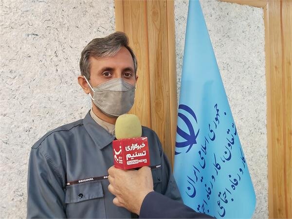 بازدید مدیرکل تعاون کار و رفاه اجتماعی استان بوشهر از کارخانه اتحاد گچ وطنی دشتستان
