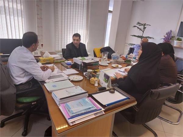 برگزاری نخستین نشست هم اندیشی مدیرکل سمنان با مدیرکل امور استانهای وزارت متبوع