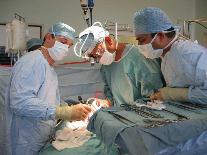 برای نخستین بار عمل حذف تومور ناحیه فک تحتانی در مشهد انجام شد