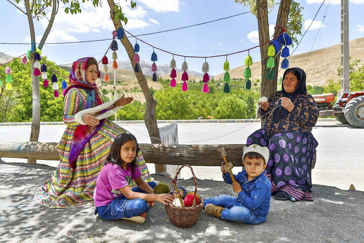 زنان روستایی و عشایری همچنان می‌توانند از بیمه رایگان بهره‌مند شوند