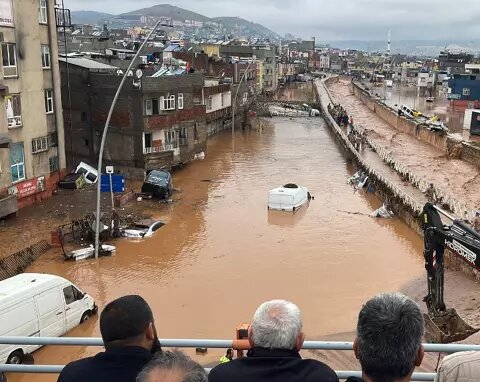 جاری شدن سیل در دو شهر زلزله زده ترکیه ۱۴ کشته بر جای گذاشت