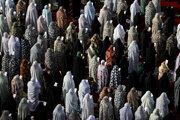 اقامه نماز عید فطر در امامزاده پنج تن لویزان