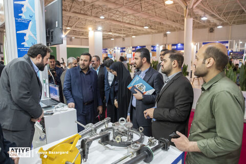 بازدید معاون اقتصادی و سرمایه‌گذاری سازمان تامین اجتماعی از نمایشگاه توانمندی‌های صادراتی ایران