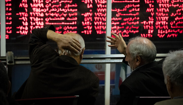 بازار سهام در انتظار تعیین تکلیف نرخ ارز
