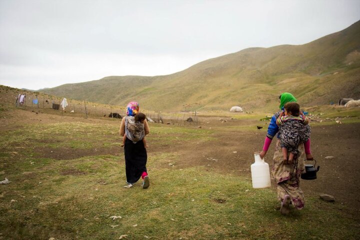 پرداخت ۱۰۰ درصدی حق بیمه مادران غیرشاغل دارای سه فرزند و بیشتر مناطق روستایی و عشایری 