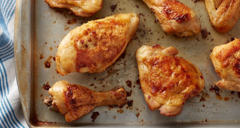 چرا کف مرغ در حال پخت را دور نریزیم؟