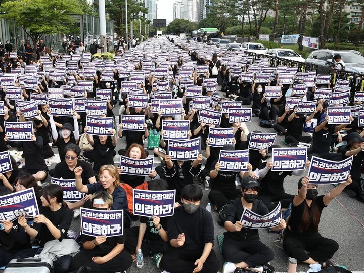 اعتصاب 300 هزار معلم در کره جنوبی