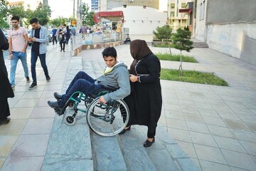 فرهنگ‌سازی مهم‌ترین اولویت در بهبود زندگی شهری افراد دارای معلولیت