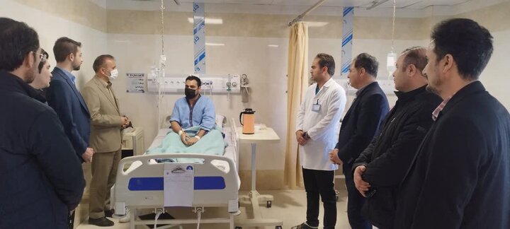 عیادت فرماندار شهرستان پارس آباد از بیماران بستری در بیمارستان تامین‌اجتماعی ارس 