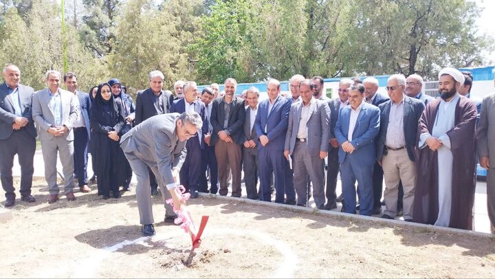 کلنگ‌زنی درمانگاه جدید تأمین اجتماعی بیمارستان فاطمه الزهرا(س) در نجف آباد اصفهان