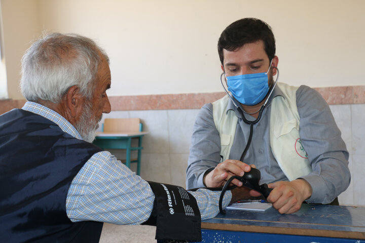 ارائه ۳۰۰ نوع خدمت درمانی رایگان در روستای قرجه رباط سنخواست جاجرم