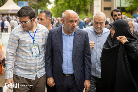 حضور وزیر تعاون، کار و رفاه اجتماعی در نماز جمعه پنجم اردیبهشت