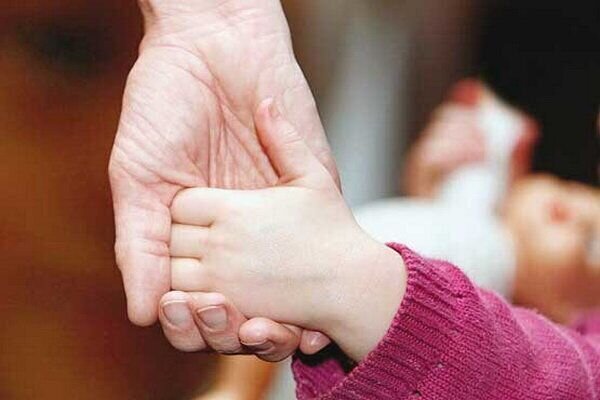فرزندخواندگی ۲۴ کودک بی‌سرپرست در قزوین 