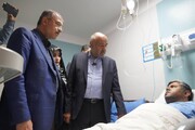 عیادت میدری از مصدومان حادثه اسکله شهید رجایی